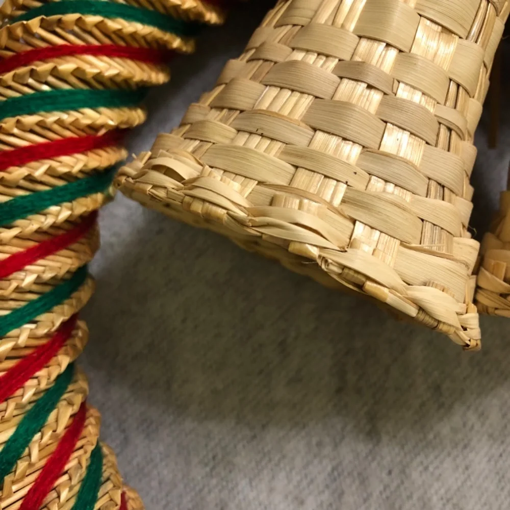 NWOT - Woven Straw Holiday Bell Wreath